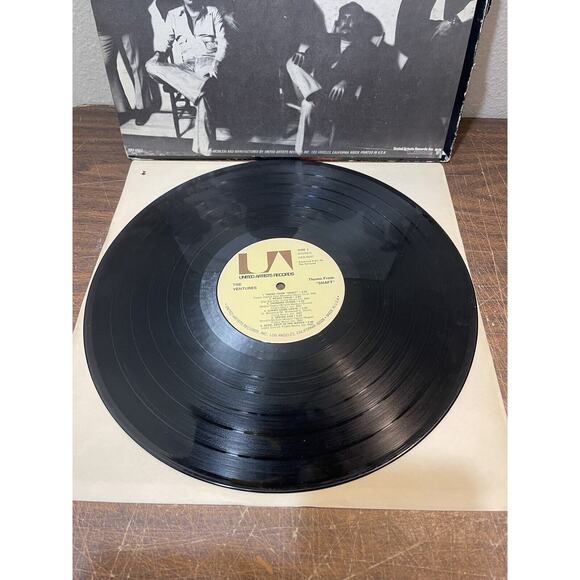The Ventures Themes From Shaft Soundtrack LP Vinyl Record Album UAS-5547 - Picture 5 of 6